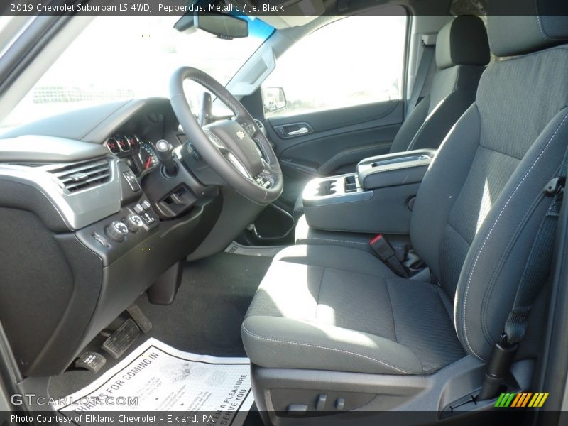 Pepperdust Metallic / Jet Black 2019 Chevrolet Suburban LS 4WD