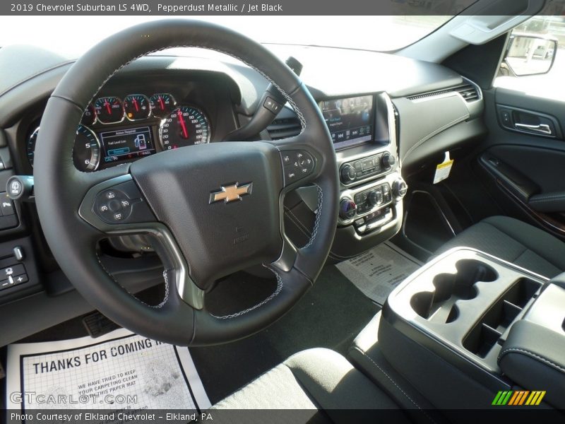 Pepperdust Metallic / Jet Black 2019 Chevrolet Suburban LS 4WD