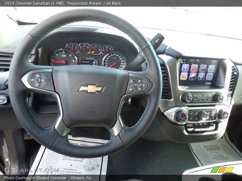 Pepperdust Metallic / Jet Black 2019 Chevrolet Suburban LS 4WD