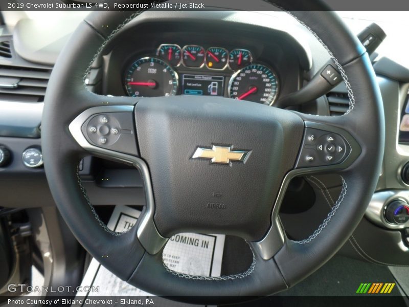 Pepperdust Metallic / Jet Black 2019 Chevrolet Suburban LS 4WD