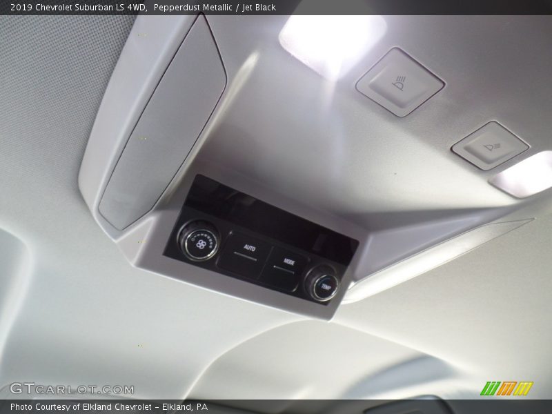 Pepperdust Metallic / Jet Black 2019 Chevrolet Suburban LS 4WD