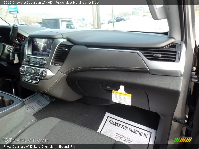 Pepperdust Metallic / Jet Black 2019 Chevrolet Suburban LS 4WD