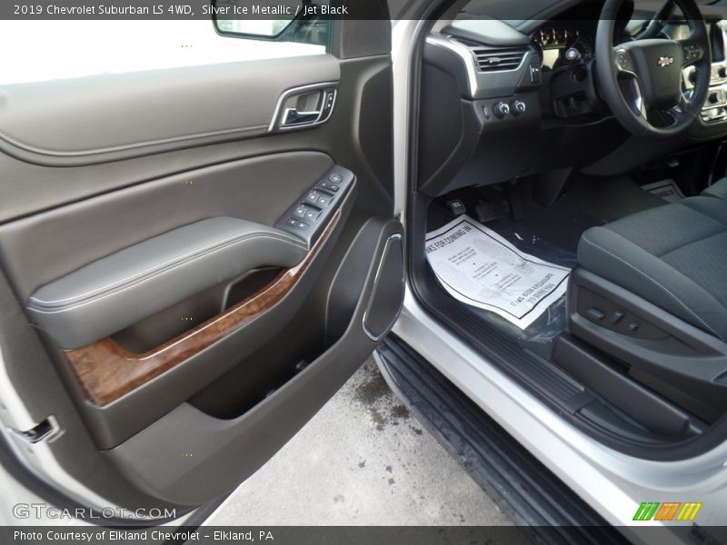 Silver Ice Metallic / Jet Black 2019 Chevrolet Suburban LS 4WD