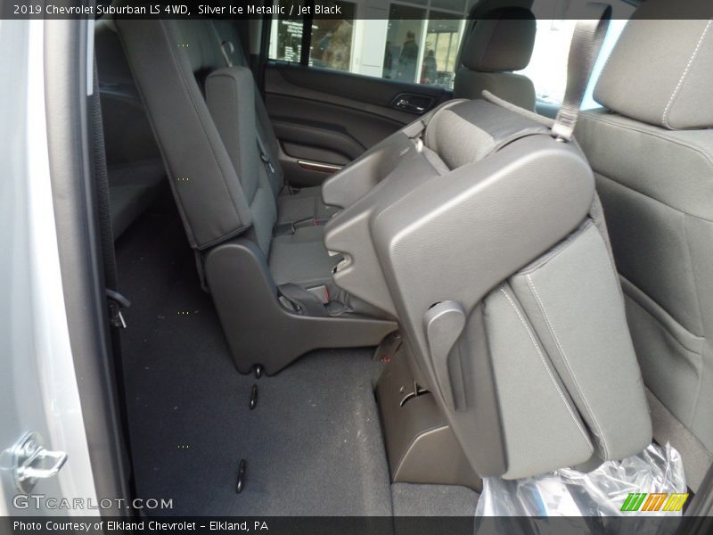 Silver Ice Metallic / Jet Black 2019 Chevrolet Suburban LS 4WD
