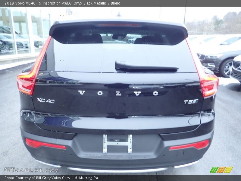Onyx Black Metallic / Blond 2019 Volvo XC40 T5 Inscription AWD