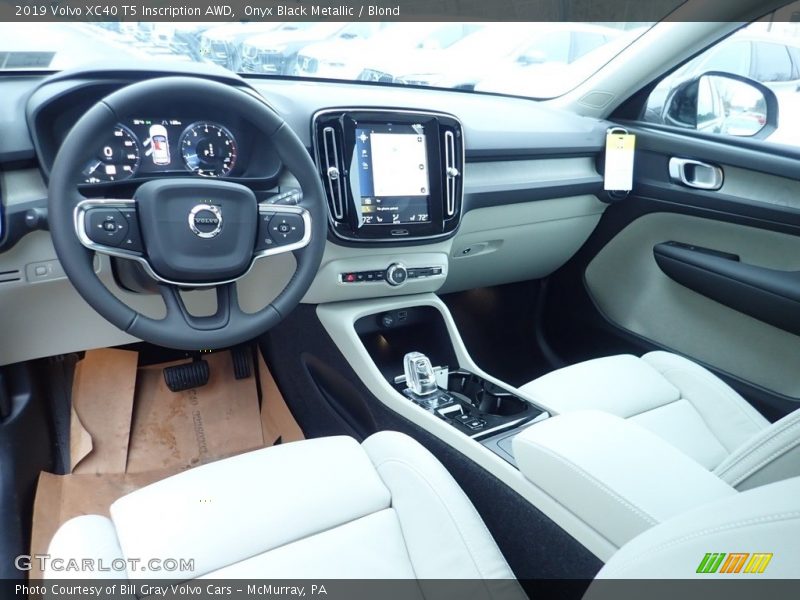  2019 XC40 T5 Inscription AWD Blond Interior