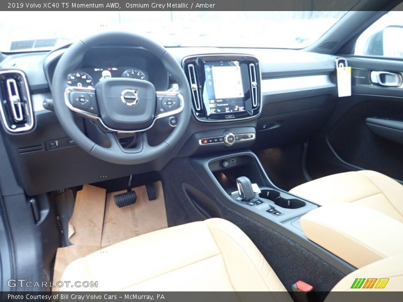 Front Seat of 2019 XC40 T5 Momentum AWD
