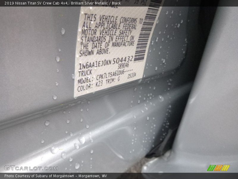 Brilliant Silver Metallic / Black 2019 Nissan Titan SV Crew Cab 4x4