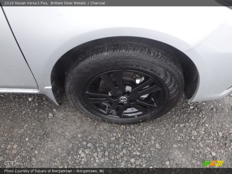 Brilliant Silver Metallic / Charcoal 2019 Nissan Versa S Plus