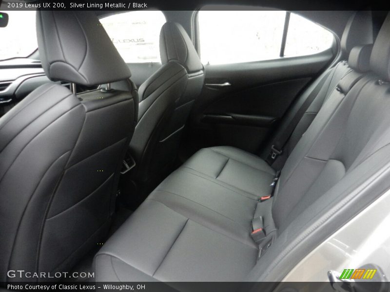 Silver Lining Metallic / Black 2019 Lexus UX 200