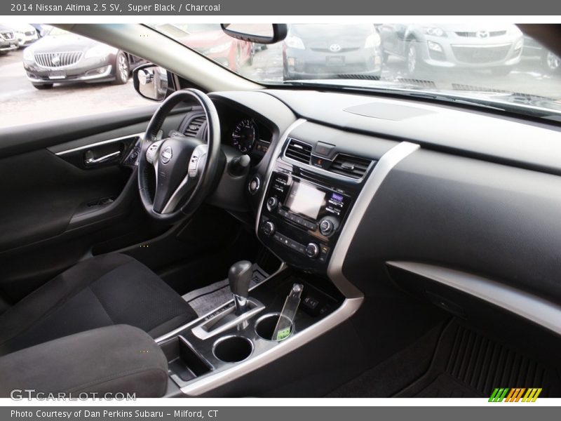 Super Black / Charcoal 2014 Nissan Altima 2.5 SV