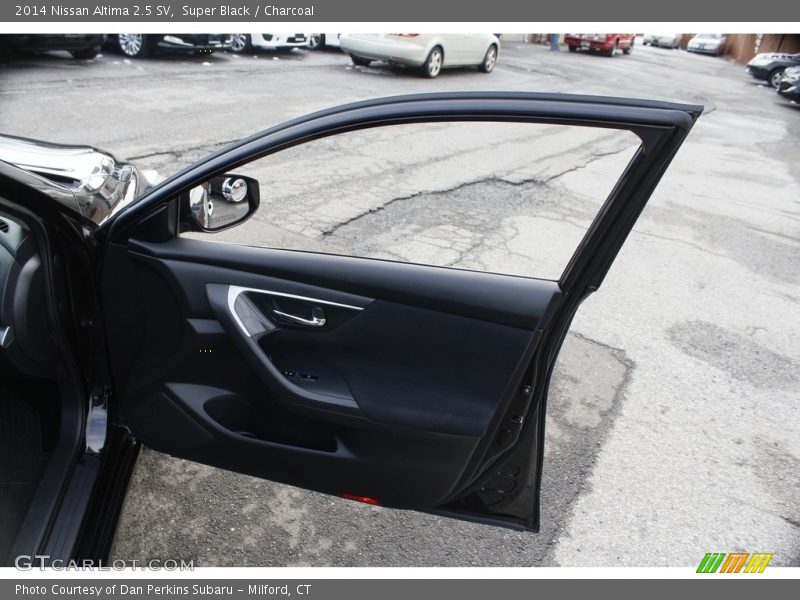 Super Black / Charcoal 2014 Nissan Altima 2.5 SV