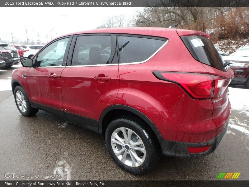 Ruby Red / Chromite Gray/Charcoal Black 2019 Ford Escape SE 4WD