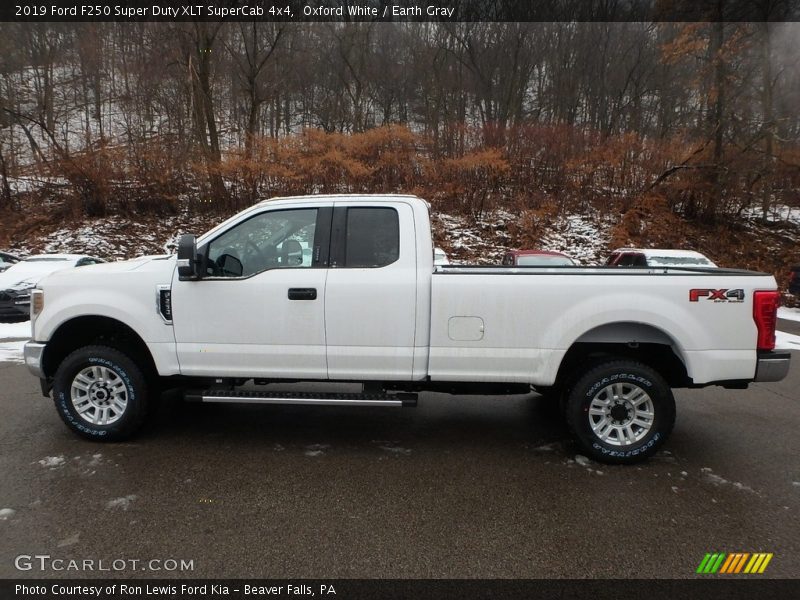 Oxford White / Earth Gray 2019 Ford F250 Super Duty XLT SuperCab 4x4