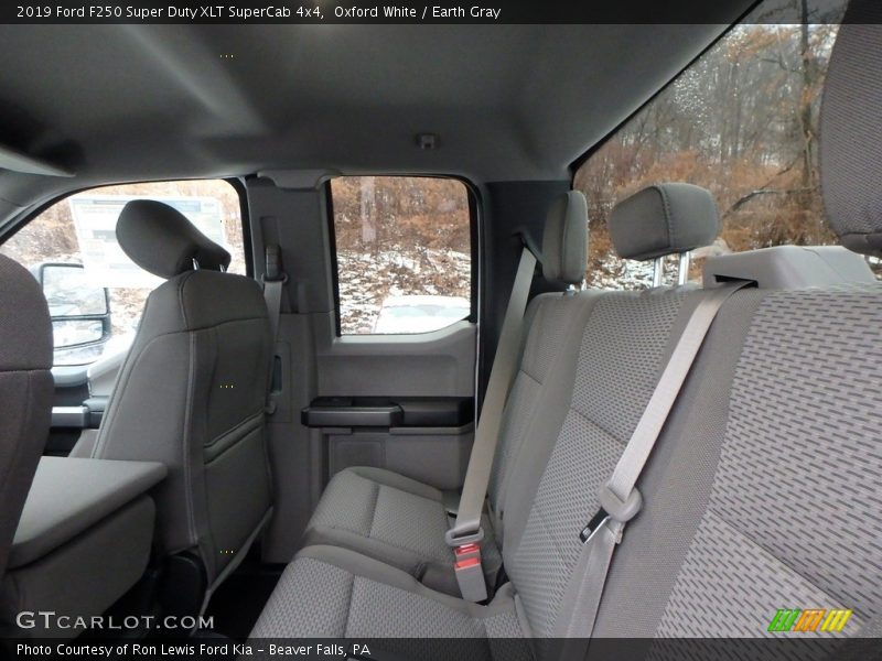 Oxford White / Earth Gray 2019 Ford F250 Super Duty XLT SuperCab 4x4