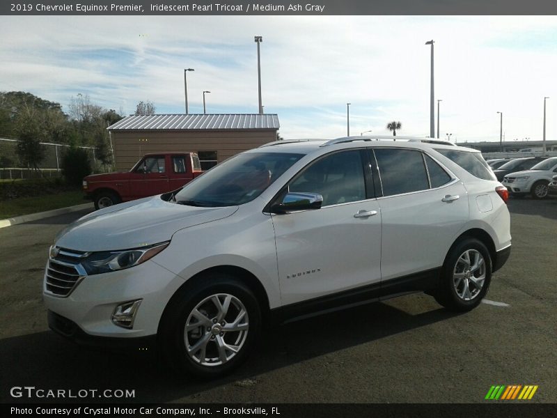 Iridescent Pearl Tricoat / Medium Ash Gray 2019 Chevrolet Equinox Premier