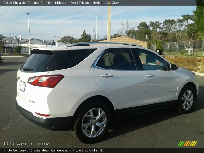 Iridescent Pearl Tricoat / Medium Ash Gray 2019 Chevrolet Equinox Premier