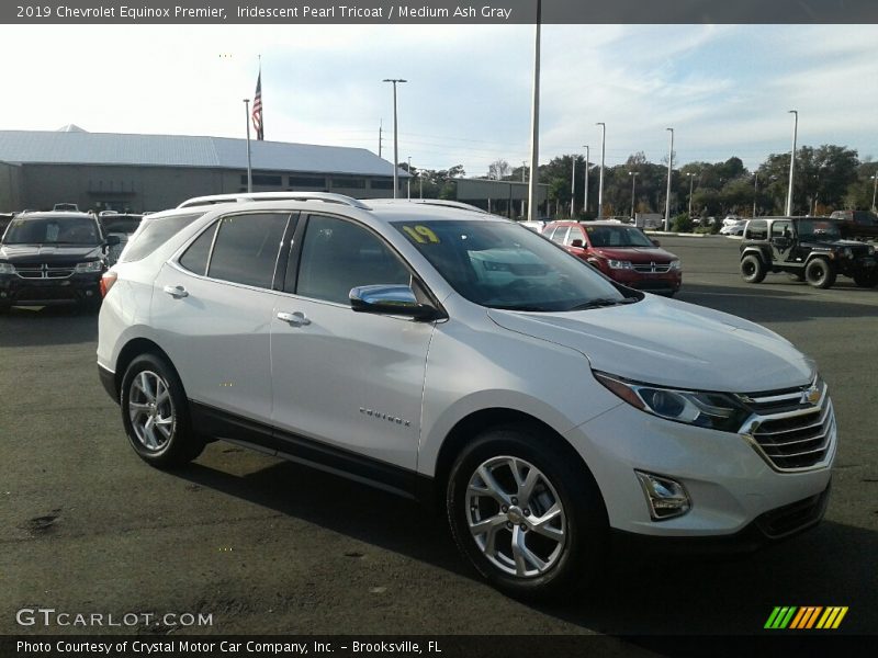 Iridescent Pearl Tricoat / Medium Ash Gray 2019 Chevrolet Equinox Premier
