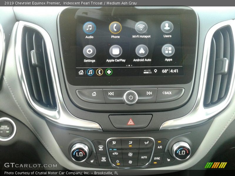 Iridescent Pearl Tricoat / Medium Ash Gray 2019 Chevrolet Equinox Premier