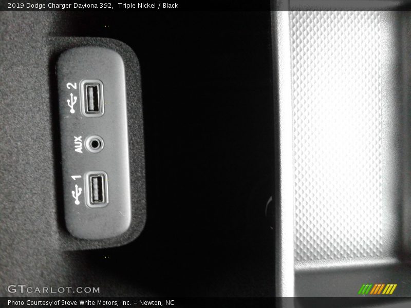 Triple Nickel / Black 2019 Dodge Charger Daytona 392