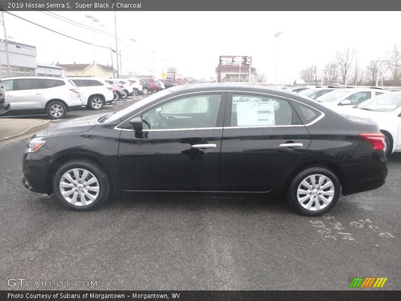 Super Black / Charcoal 2019 Nissan Sentra S