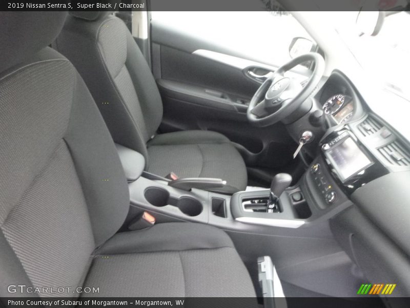 Super Black / Charcoal 2019 Nissan Sentra S