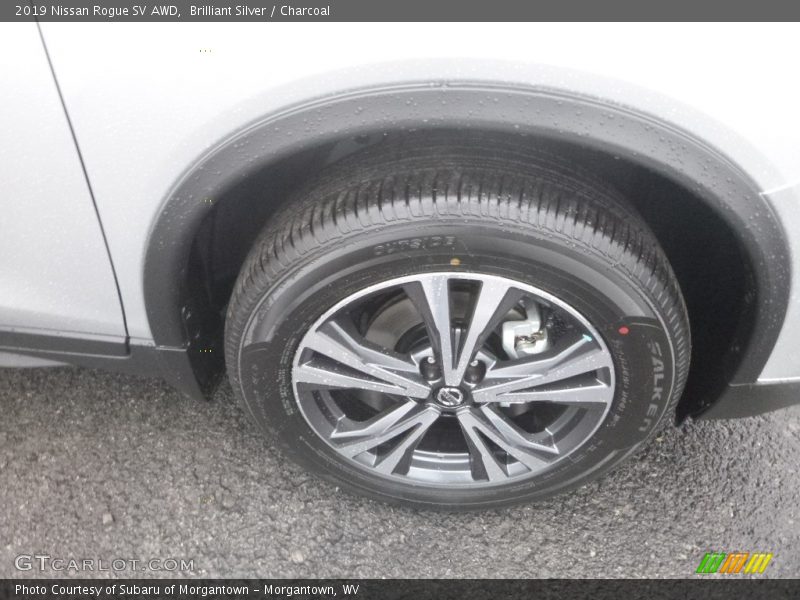 Brilliant Silver / Charcoal 2019 Nissan Rogue SV AWD