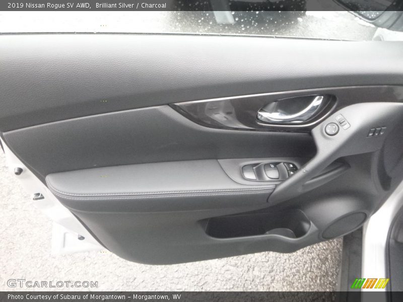 Brilliant Silver / Charcoal 2019 Nissan Rogue SV AWD