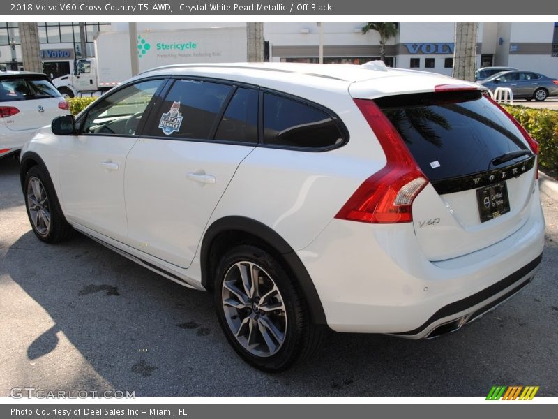 Crystal White Pearl Metallic / Off Black 2018 Volvo V60 Cross Country T5 AWD
