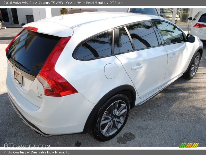 Crystal White Pearl Metallic / Off Black 2018 Volvo V60 Cross Country T5 AWD