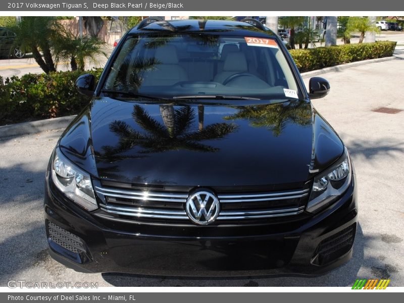 Deep Black Pearl / Beige/Black 2017 Volkswagen Tiguan S