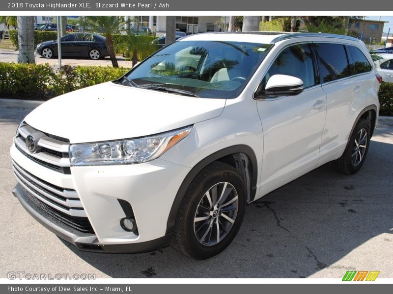 Blizzard White Pearl / Ash 2018 Toyota Highlander XLE