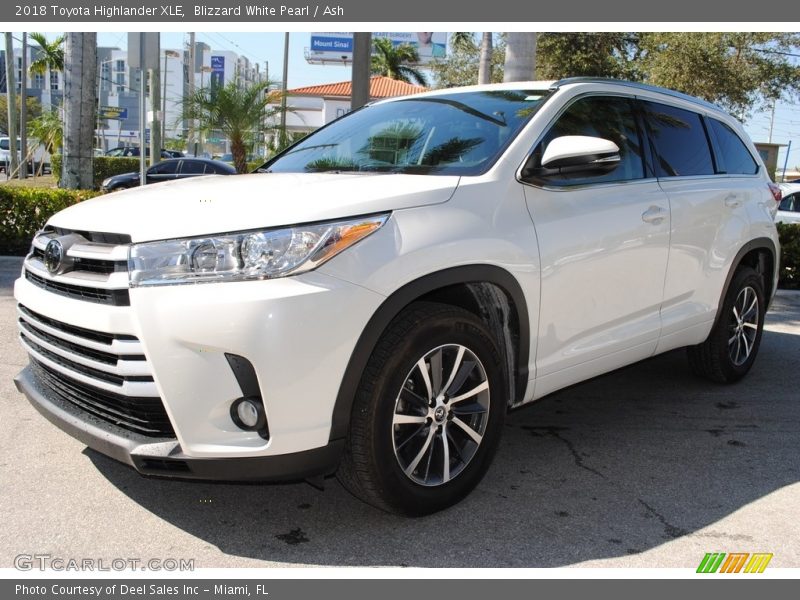 Blizzard White Pearl / Ash 2018 Toyota Highlander XLE