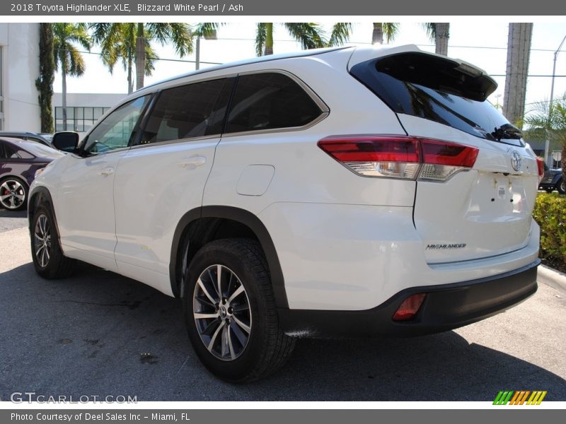Blizzard White Pearl / Ash 2018 Toyota Highlander XLE