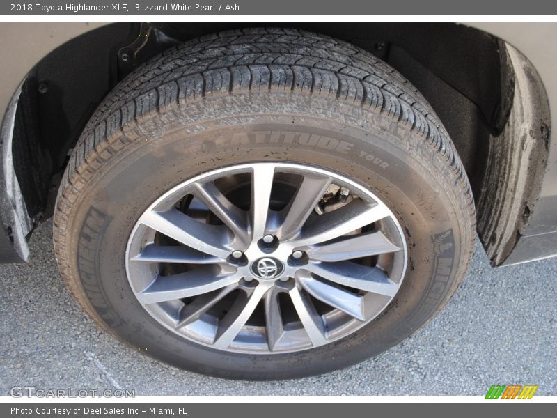 Blizzard White Pearl / Ash 2018 Toyota Highlander XLE