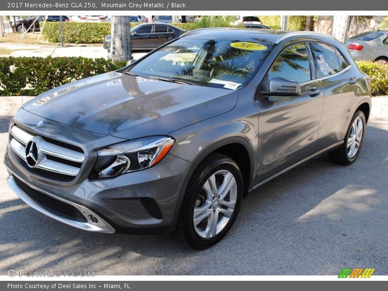 Mountain Grey Metallic / Black 2017 Mercedes-Benz GLA 250