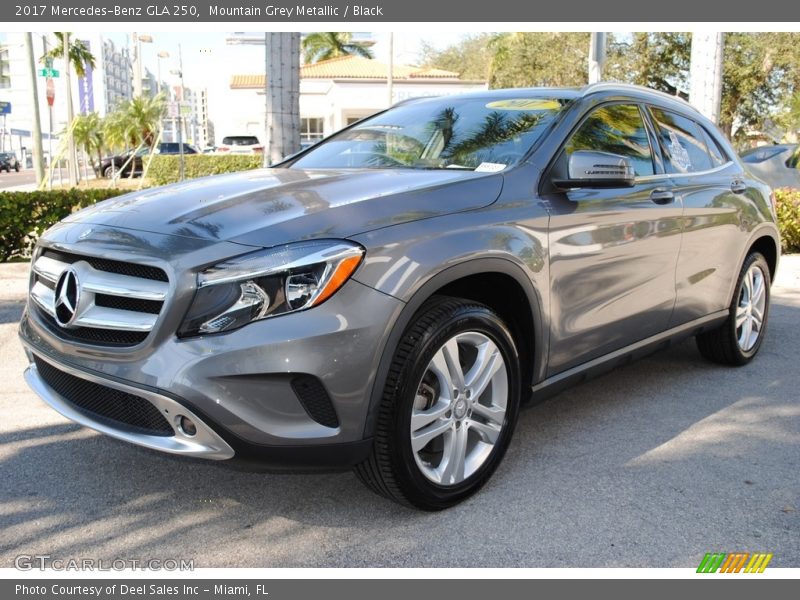 Mountain Grey Metallic / Black 2017 Mercedes-Benz GLA 250