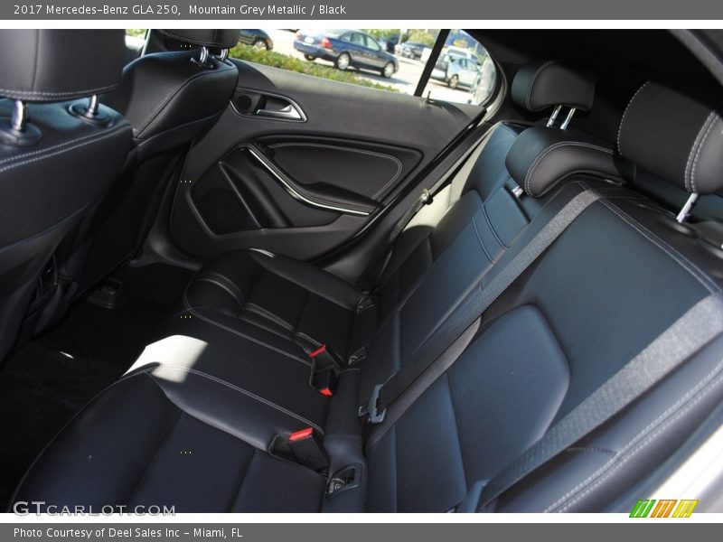 Mountain Grey Metallic / Black 2017 Mercedes-Benz GLA 250