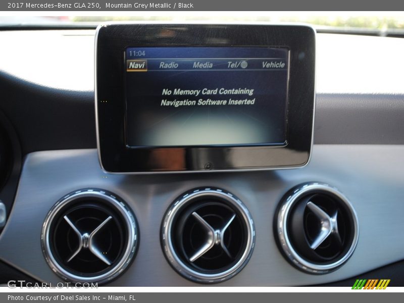 Mountain Grey Metallic / Black 2017 Mercedes-Benz GLA 250