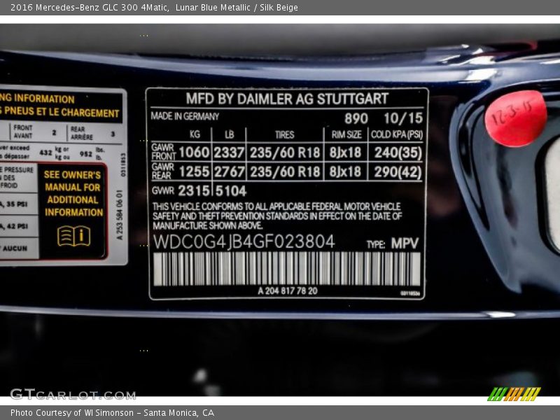 Lunar Blue Metallic / Silk Beige 2016 Mercedes-Benz GLC 300 4Matic