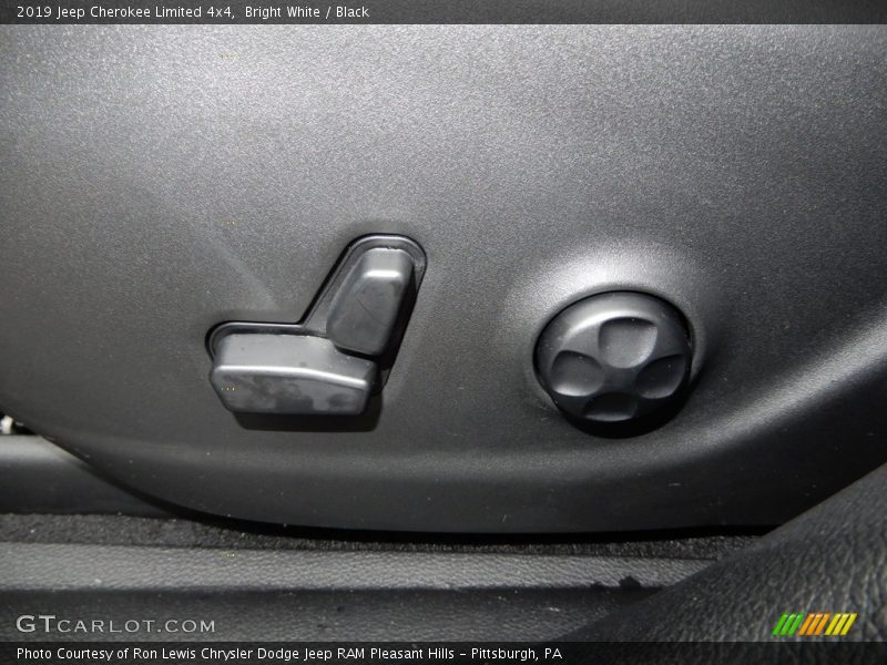 Bright White / Black 2019 Jeep Cherokee Limited 4x4