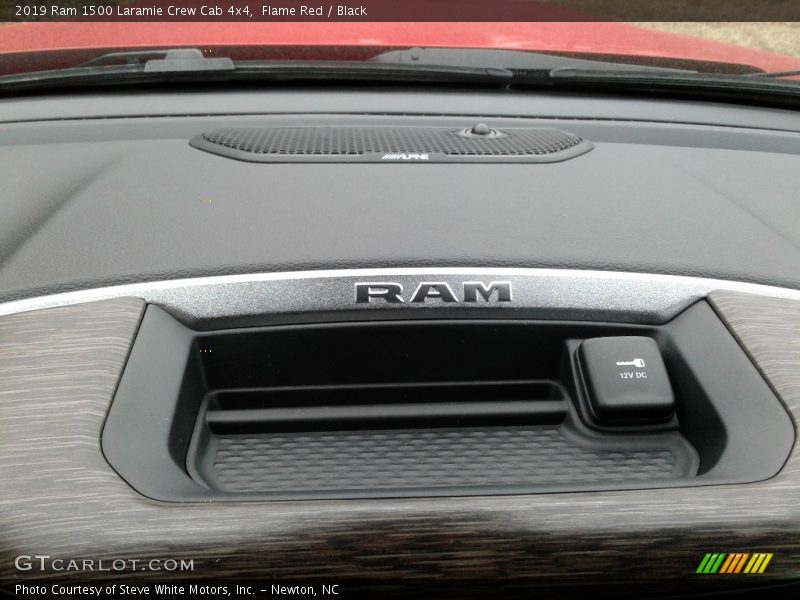 Flame Red / Black 2019 Ram 1500 Laramie Crew Cab 4x4