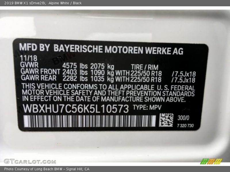 Alpine White / Black 2019 BMW X1 sDrive28i