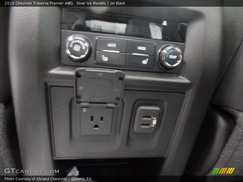 Silver Ice Metallic / Jet Black 2019 Chevrolet Traverse Premier AWD