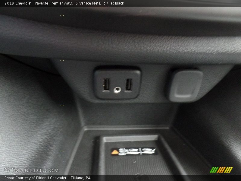 Silver Ice Metallic / Jet Black 2019 Chevrolet Traverse Premier AWD