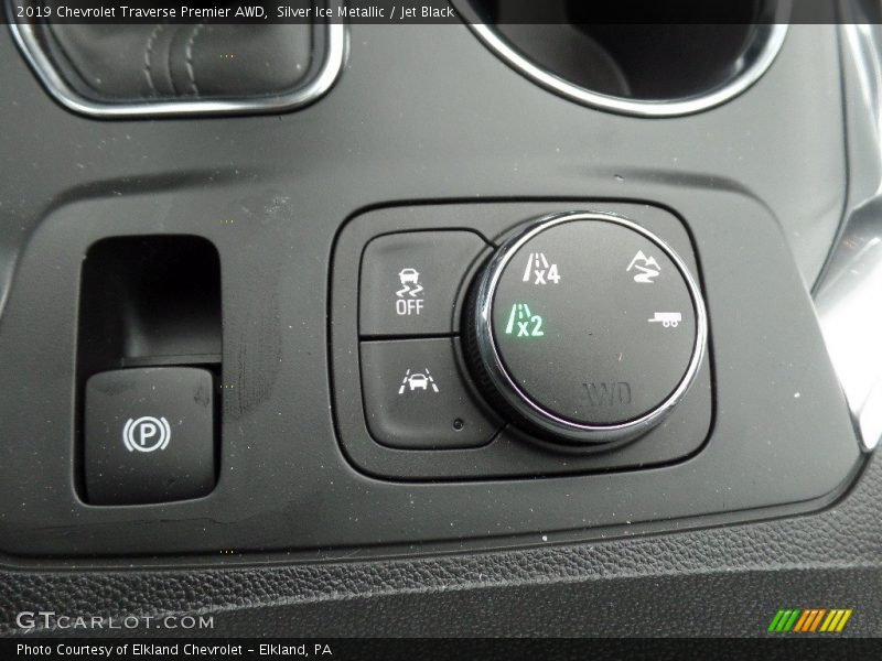 Silver Ice Metallic / Jet Black 2019 Chevrolet Traverse Premier AWD