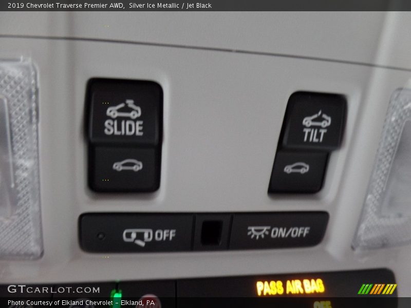 Silver Ice Metallic / Jet Black 2019 Chevrolet Traverse Premier AWD