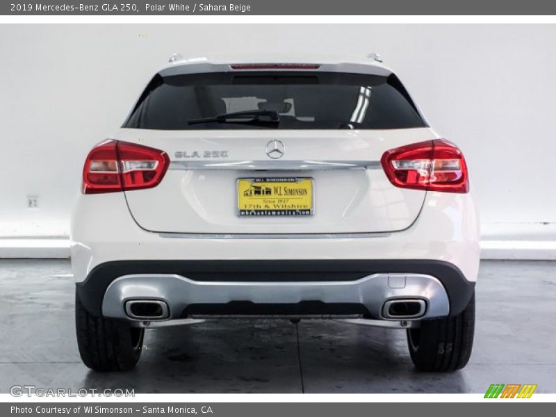 Polar White / Sahara Beige 2019 Mercedes-Benz GLA 250