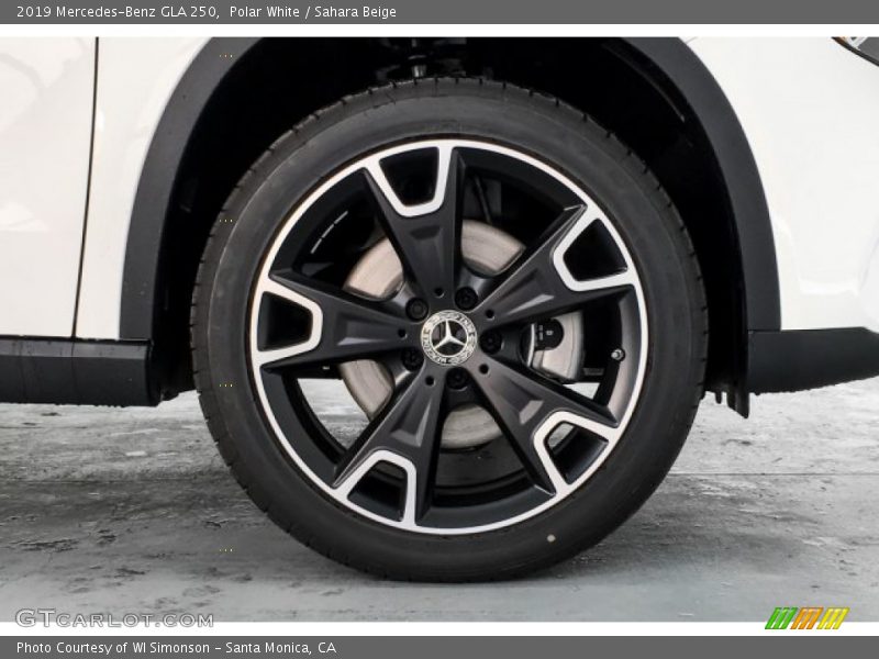 Polar White / Sahara Beige 2019 Mercedes-Benz GLA 250