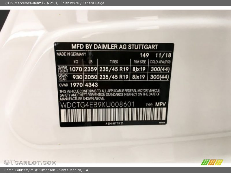 Polar White / Sahara Beige 2019 Mercedes-Benz GLA 250